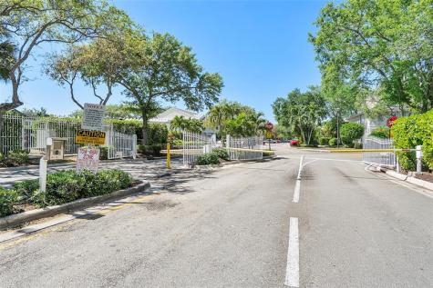 9914 NW 56th Place Coral Springs FL 33076