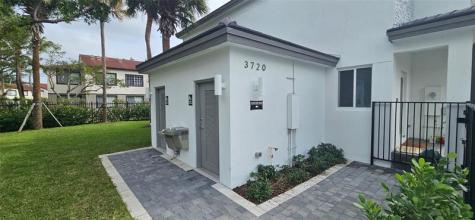 5010 SW 37th Street Pembroke Park FL 33023