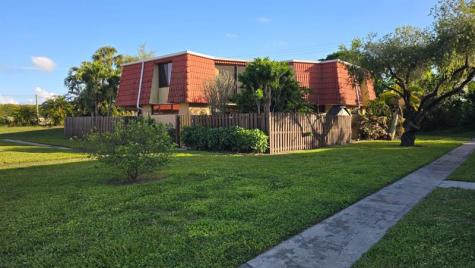 23048 Oxford Place Boca Raton FL 33433