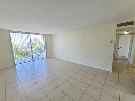 496 NW 165th Street Road Miami FL 33169