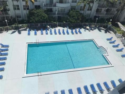 496 NW 165th Street Road Miami FL 33169