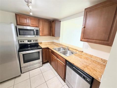 496 NW 165th Street Road Miami FL 33169