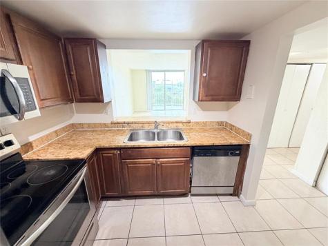 496 NW 165th Street Road Miami FL 33169