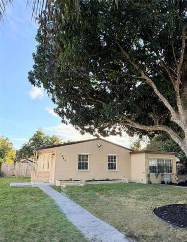 1966 NE 177 North Miami Beach FL 33162