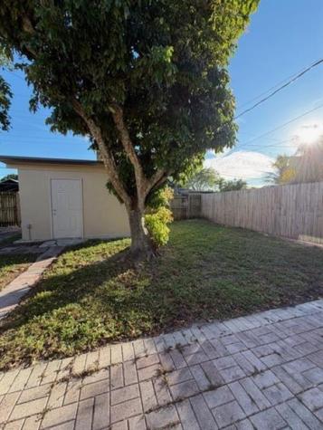 1966 NE 177 North Miami Beach FL 33162