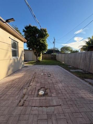 1966 NE 177 North Miami Beach FL 33162