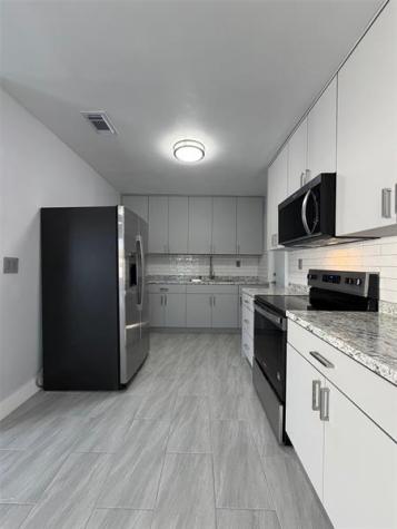 1966 NE 177 North Miami Beach FL 33162