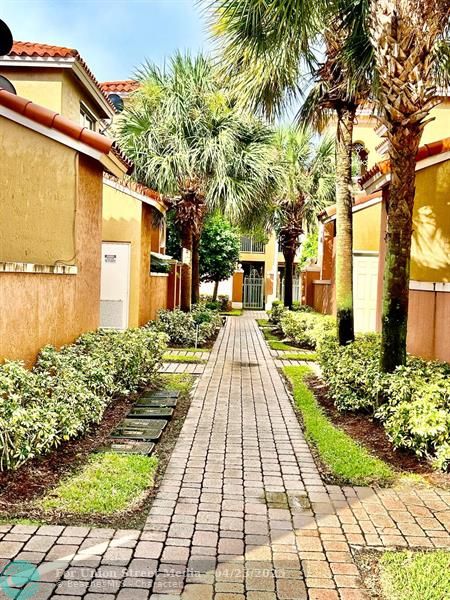 732 SW 106th Avenue Hollywood FL 33025