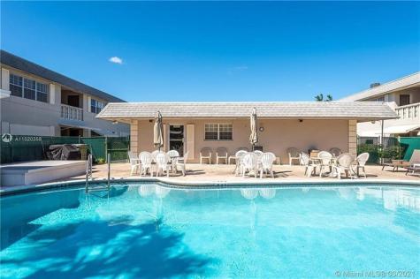1560 Mckinley Street Hollywood FL 33020