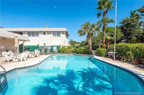 1560 Mckinley Street Hollywood FL 33020