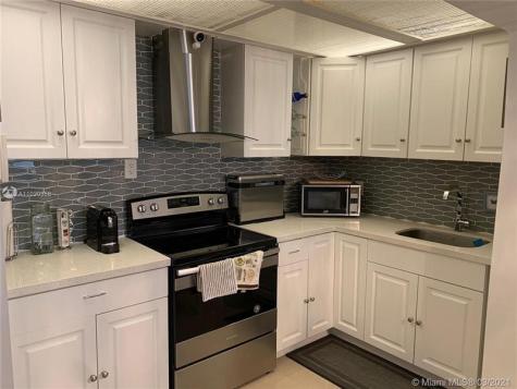 1560 Mckinley Street Hollywood FL 33020