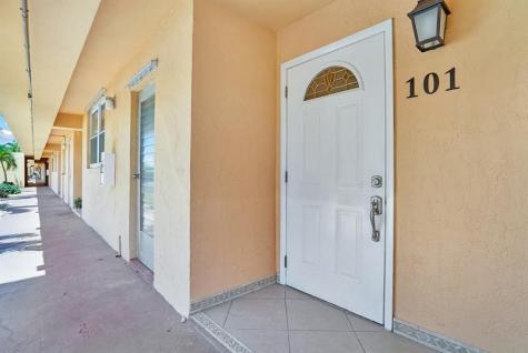 4500 N Federal Highway Lighthouse Point FL 33064
