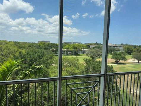 3600 Oaks Clubhouse Drive Pompano Beach FL 33069