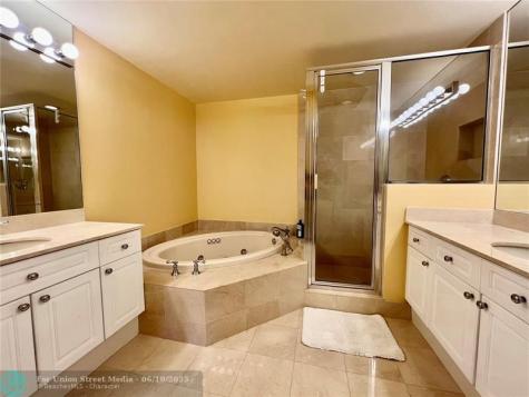 6001 N Ocean Drive Hollywood FL 33019