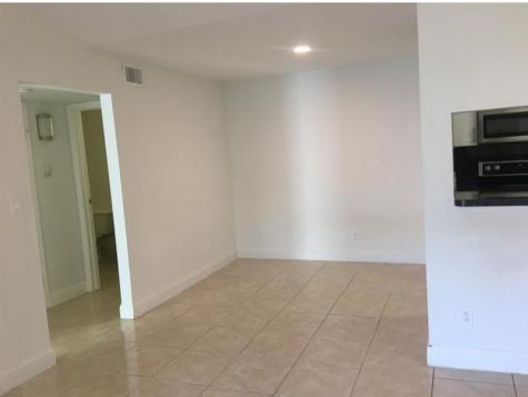 927 Riverside Drive Coral Springs FL 33071