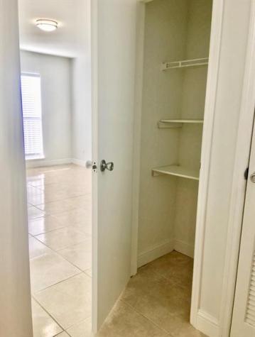 927 Riverside Drive Coral Springs FL 33071