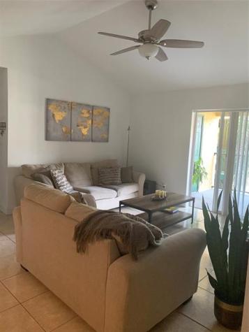 927 Riverside Drive Coral Springs FL 33071