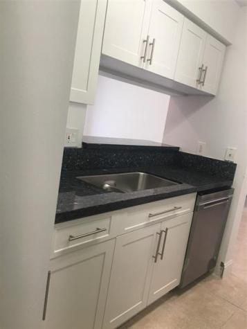 927 Riverside Drive Coral Springs FL 33071