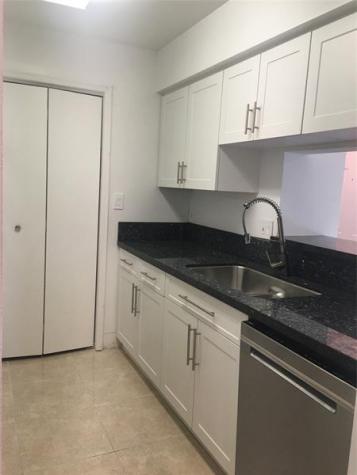 927 Riverside Drive Coral Springs FL 33071