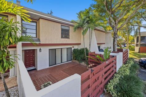 3012 Willow Lane Hollywood FL 33021