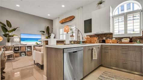 816 NE 7th Street Fort Lauderdale FL 33004