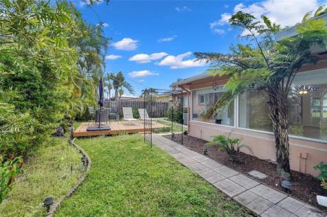 2725 SE 5th Court Pompano Beach FL 33062