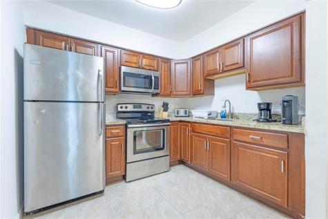 210 NE 40th Street Oakland Park FL 33334