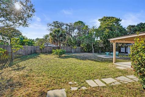 820 SE 4th Avenue Delray Beach FL 33483
