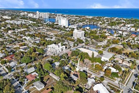 820 SE 4th Avenue Delray Beach FL 33483