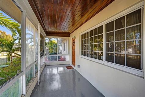 820 SE 4th Avenue Delray Beach FL 33483