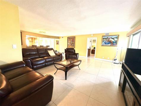 271 S Hollybrook Drive Pembroke Pines FL 33025