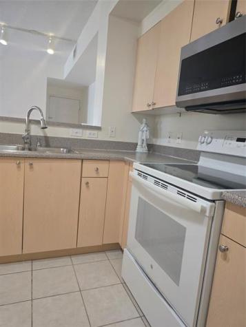7970 N Nob Hill Road Tamarac FL 33321