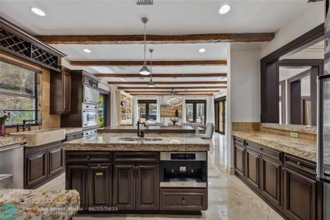 2430 Castilla Isle Fort Lauderdale FL 33301