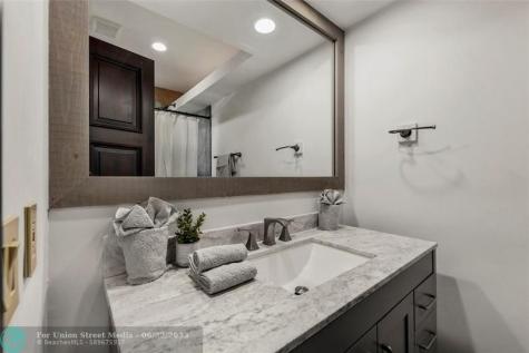 2430 Castilla Isle Fort Lauderdale FL 33301