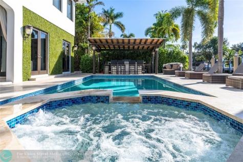2430 Castilla Isle Fort Lauderdale FL 33301
