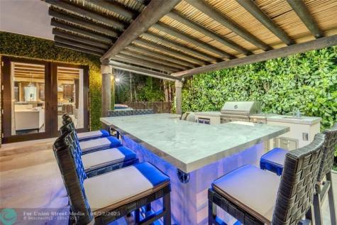 2430 Castilla Isle Fort Lauderdale FL 33301
