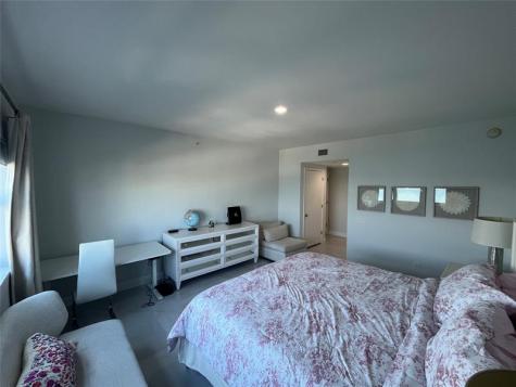 2650 Lake Shore Drive Riviera Beach FL 33404
