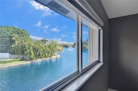 1816 E Oakland Park Boulevard Oakland Park FL 33306