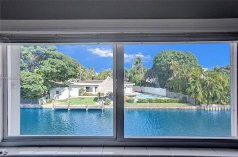 1816 E Oakland Park Boulevard Oakland Park FL 33306