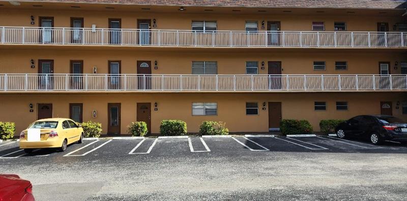 5031 W Oakland Park Boulevard Lauderdale Lakes FL 33313