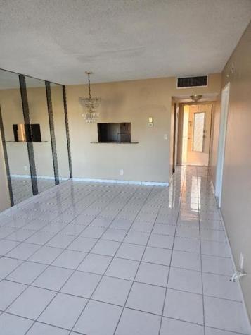 5031 W Oakland Park Boulevard Lauderdale Lakes FL 33313