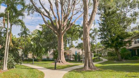 5614 Hammock Lane Lauderhill FL 33319