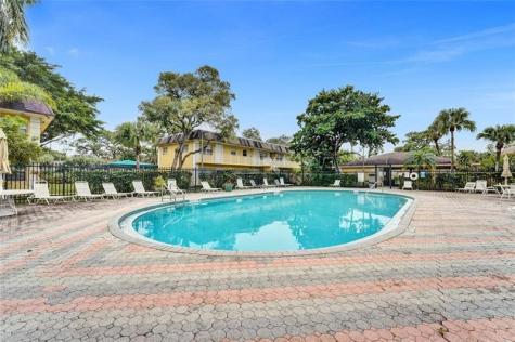 5186 NE 6th Avenue Oakland Park FL 33334