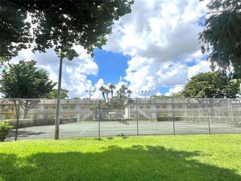 5186 NE 6th Avenue Oakland Park FL 33334
