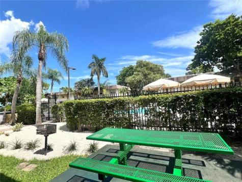 5186 NE 6th Avenue Oakland Park FL 33334