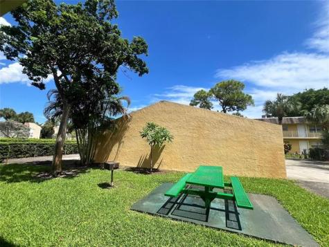 5186 NE 6th Avenue Oakland Park FL 33334