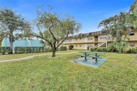 5186 NE 6th Avenue Oakland Park FL 33334