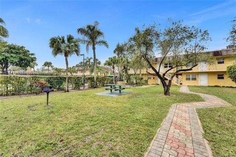 5186 NE 6th Avenue Oakland Park FL 33334