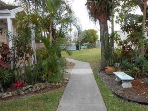 2046 Winners Circle North Lauderdale FL 33068
