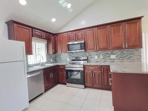2652 Riverside Drive Coral Springs FL 33065